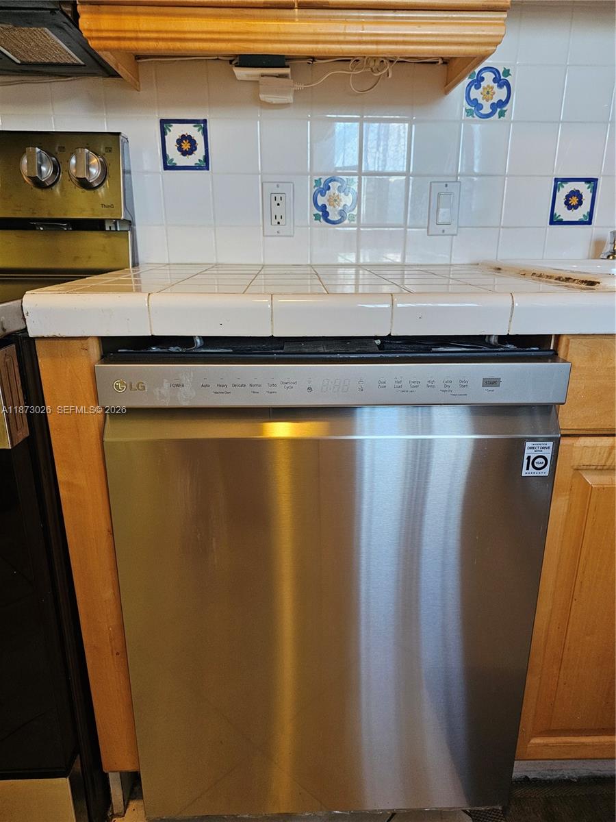 BISCAYA IV CONDO - Residential