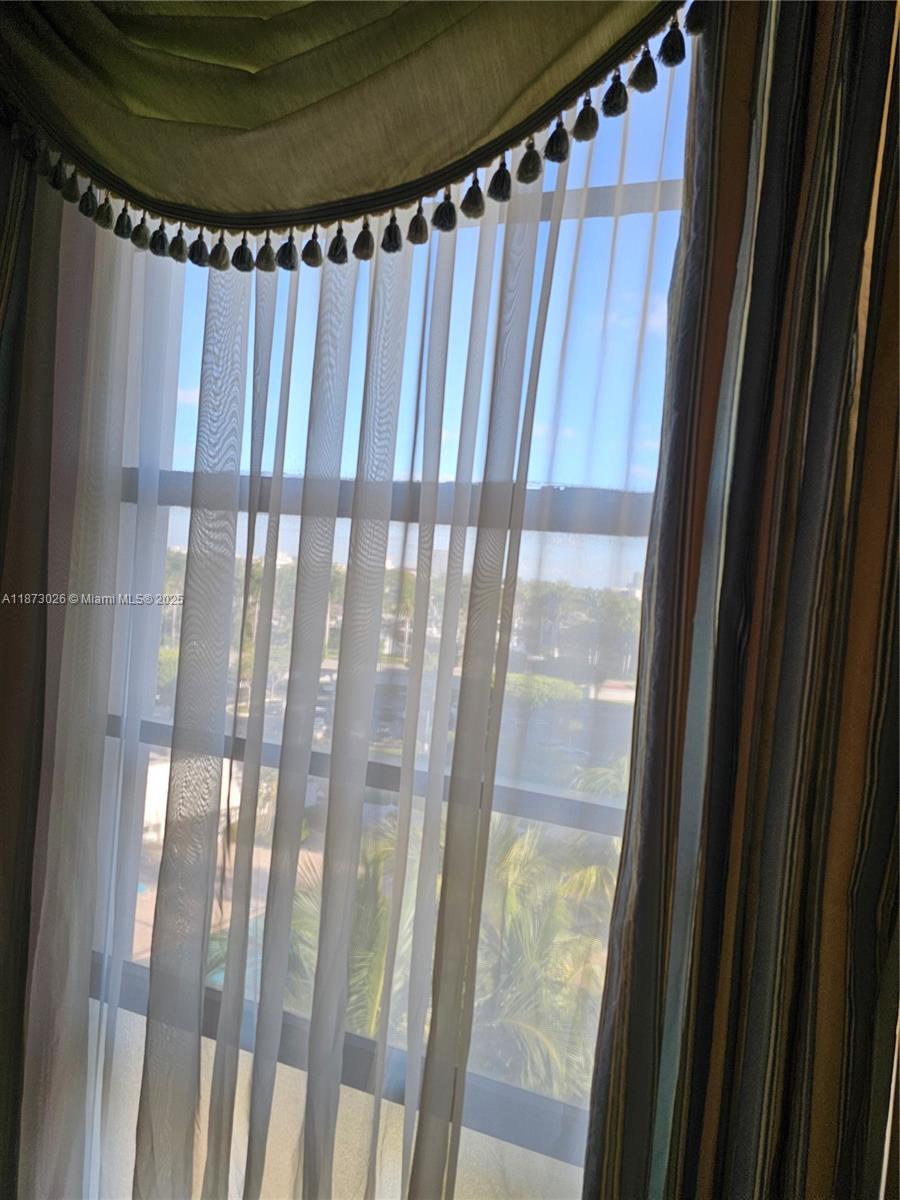 BISCAYA IV CONDO - Residential