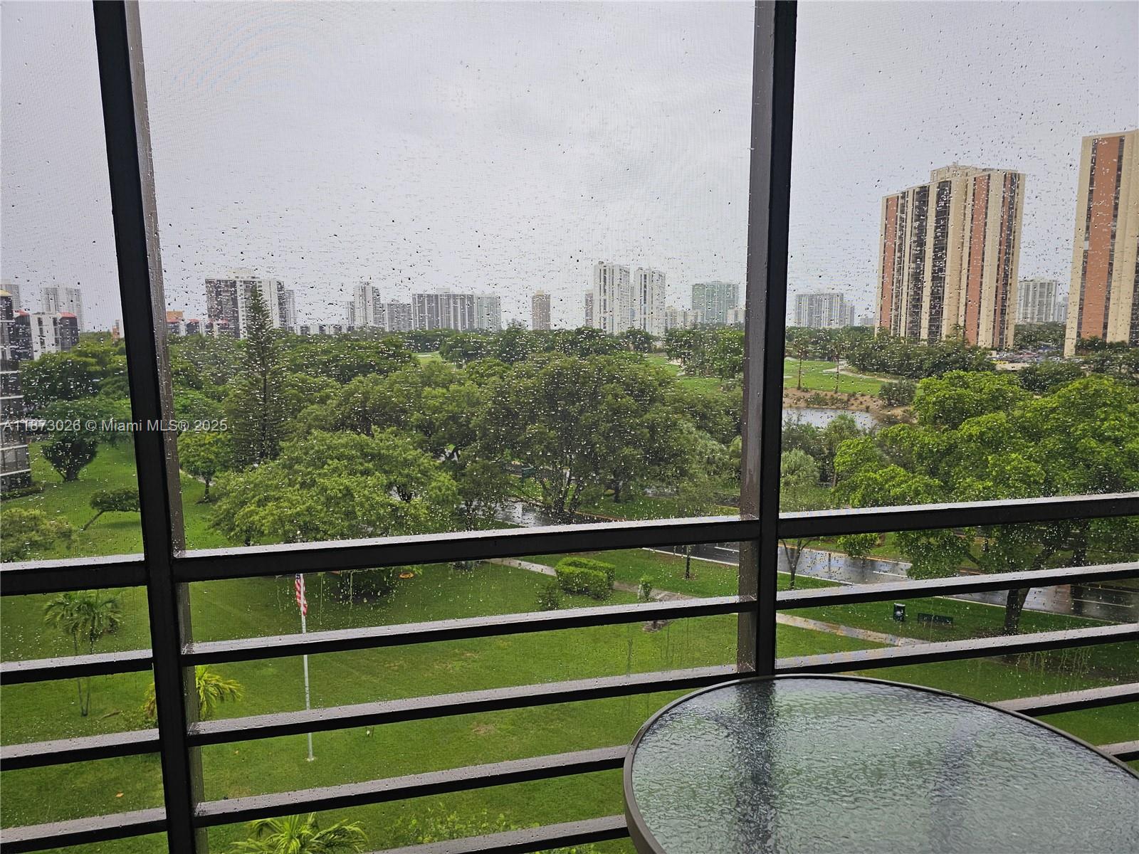 BISCAYA IV CONDO - Residential