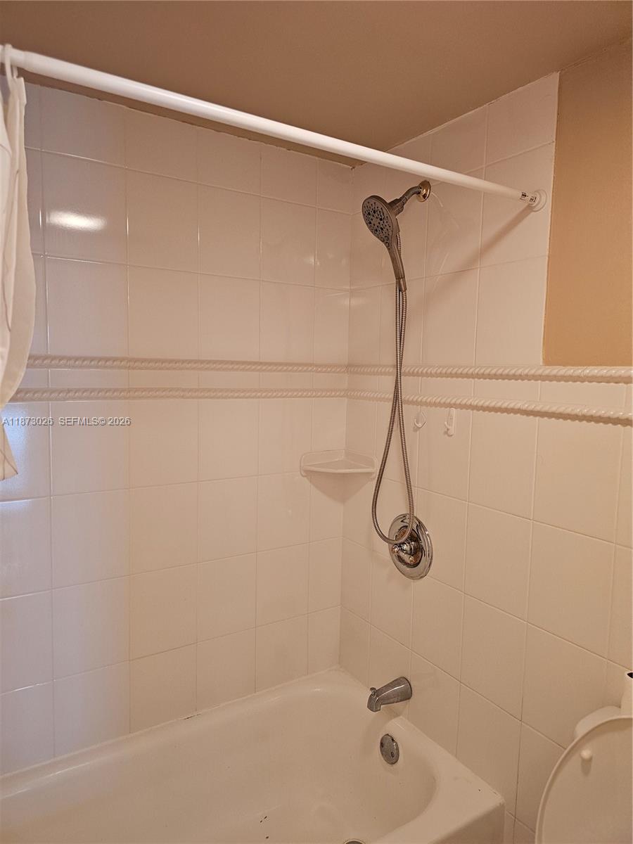 BISCAYA IV CONDO - Residential