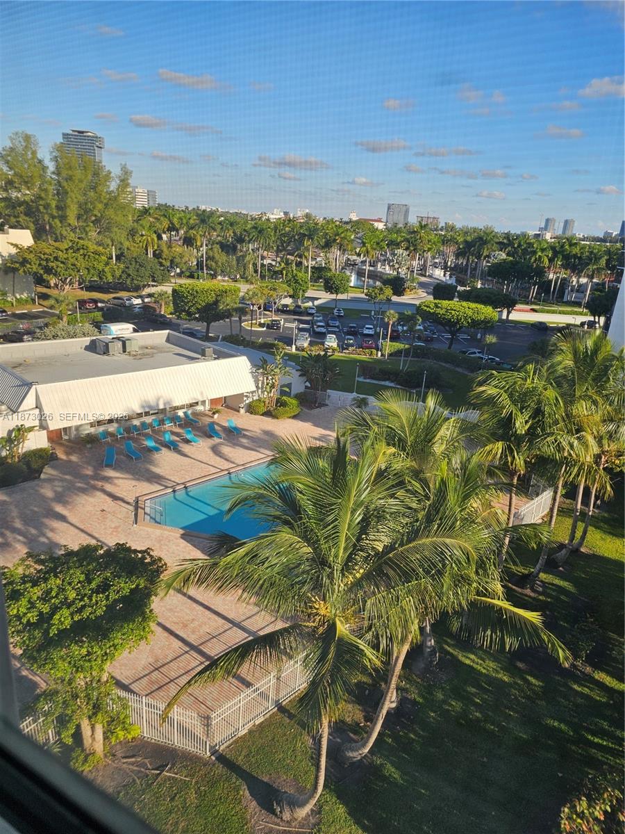 BISCAYA IV CONDO - Residential