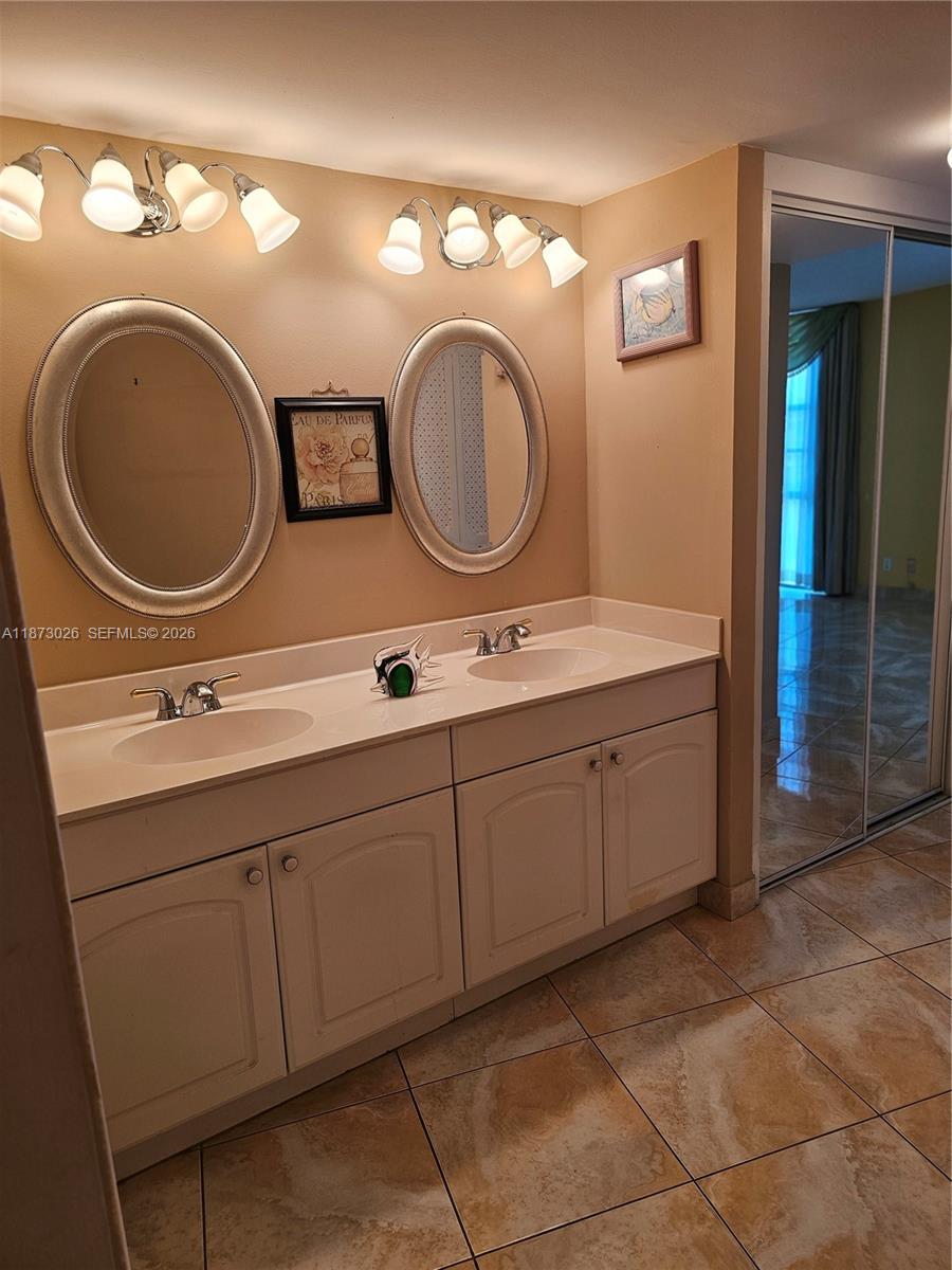 BISCAYA IV CONDO - Residential