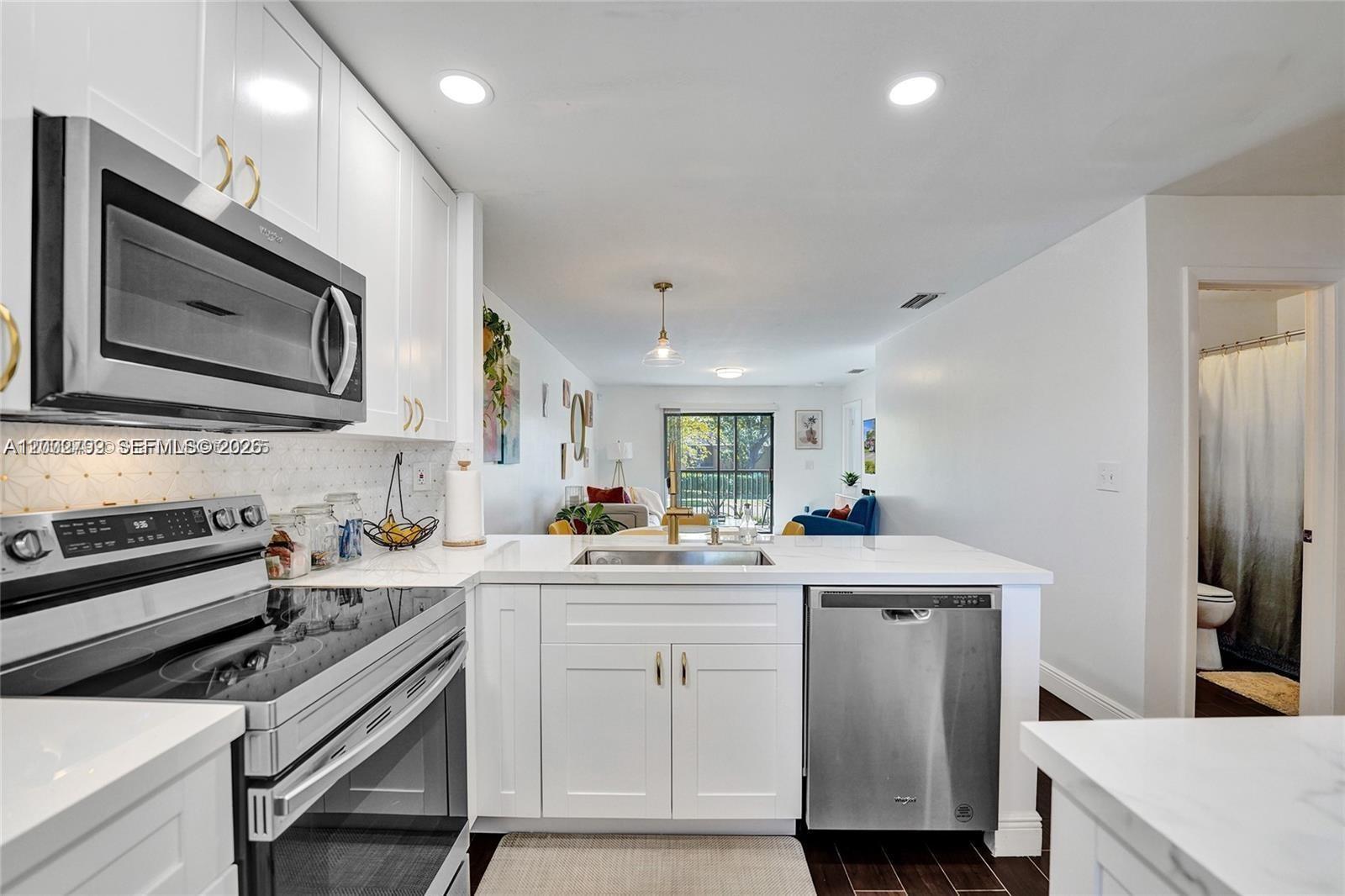FAIRVIEW AT PEMBROKE POIN - Residential Lease