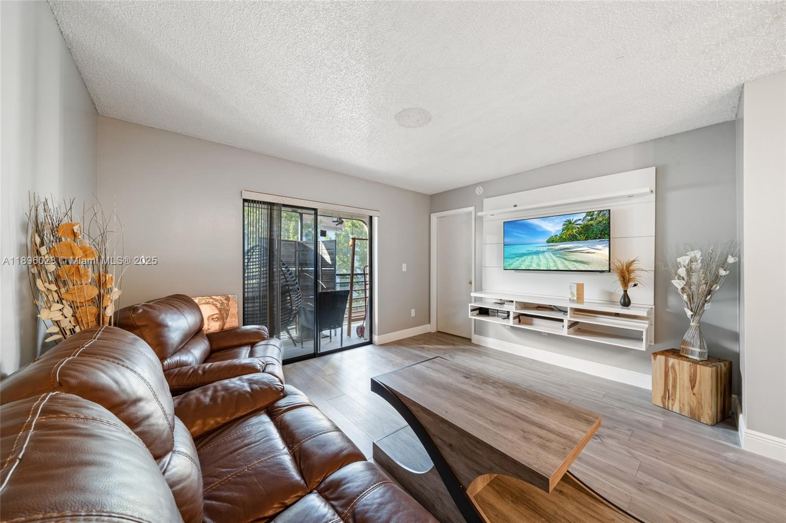 View photos, virtual tours, details... 861 NE 207th Ln 202-14