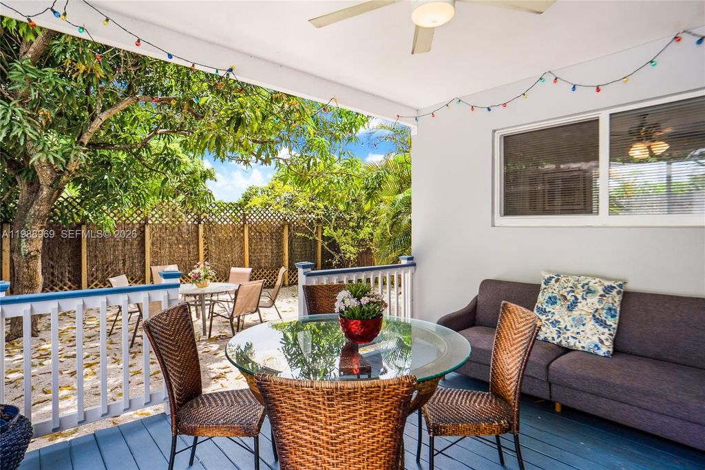 Photo of 113 SW 2nd St, Hallandale Beach, FL 33009 (MLS # A11988969)