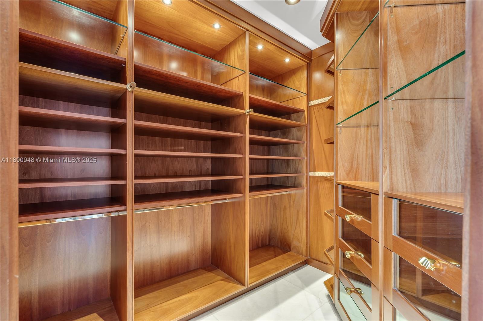 MILLENNIUM TOWER RESIDENC - Residential