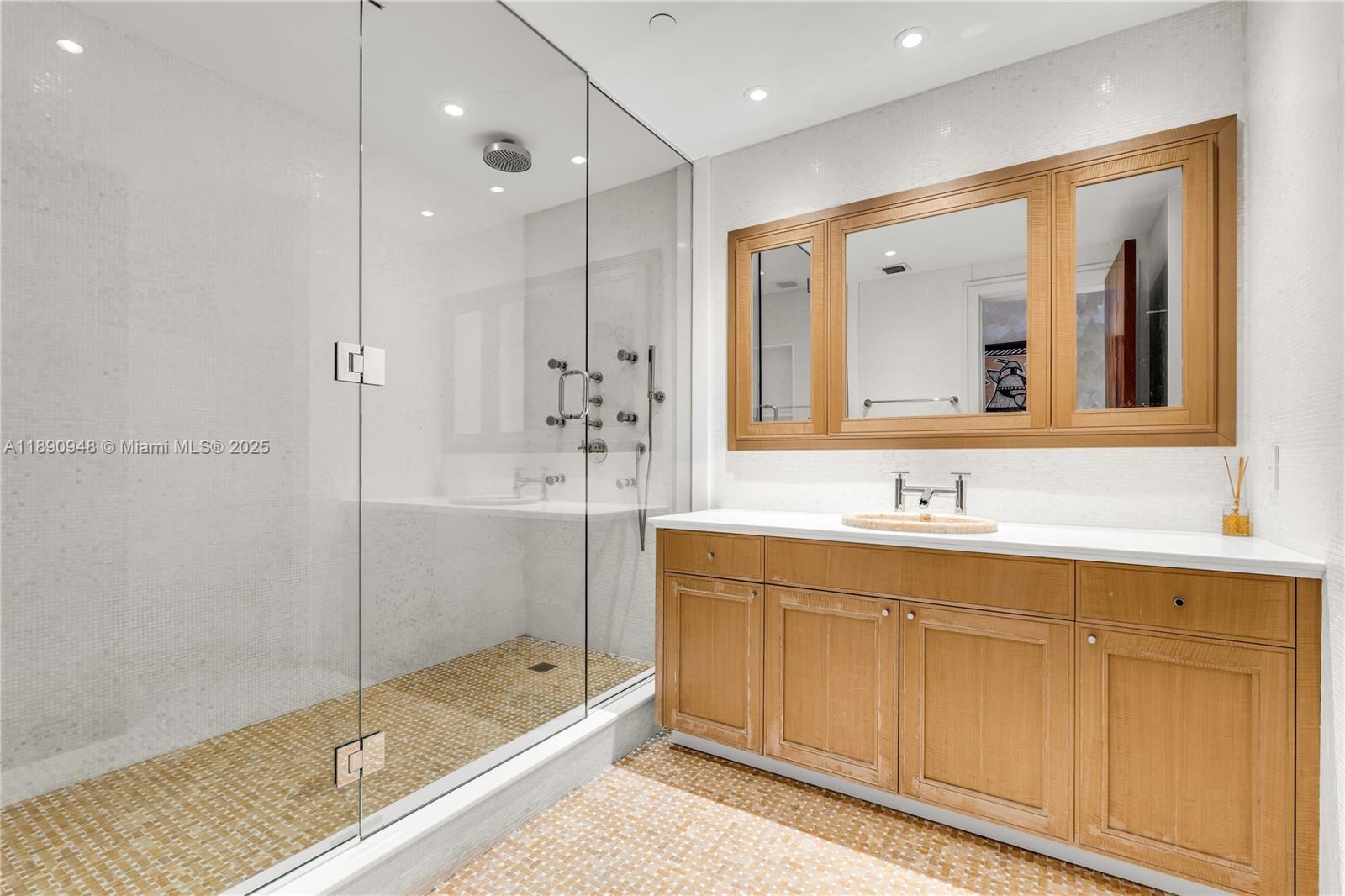 MILLENNIUM TOWER RESIDENC - Residential