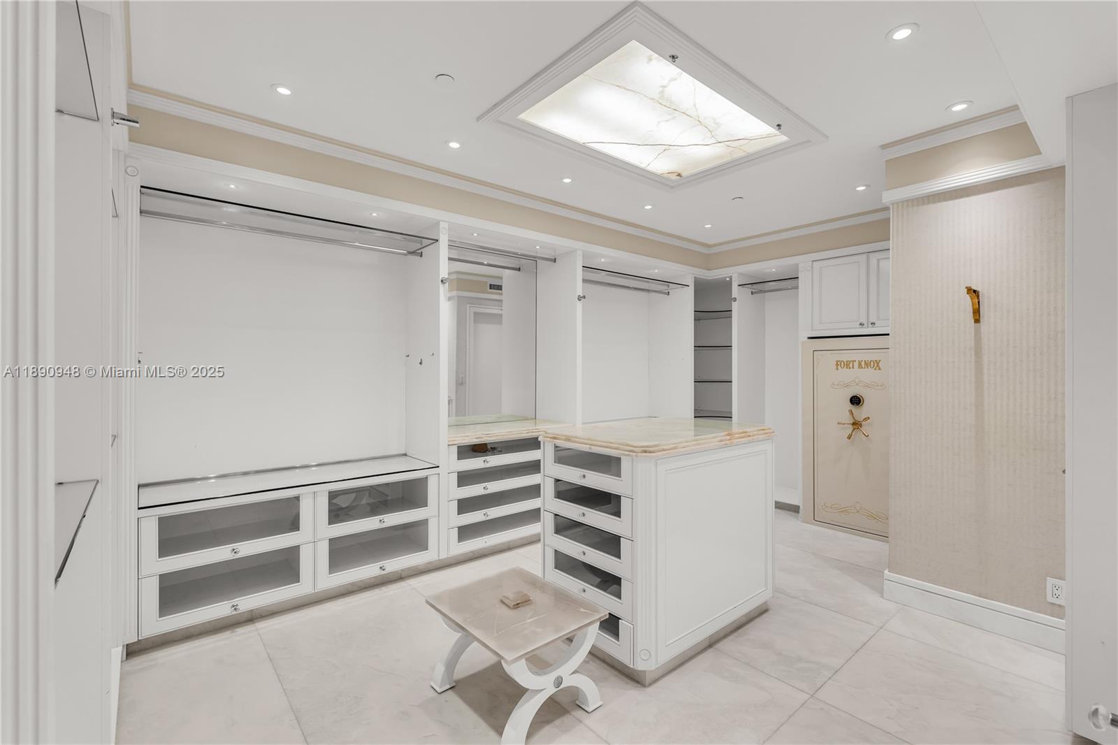 MILLENNIUM TOWER RESIDENC - Residential