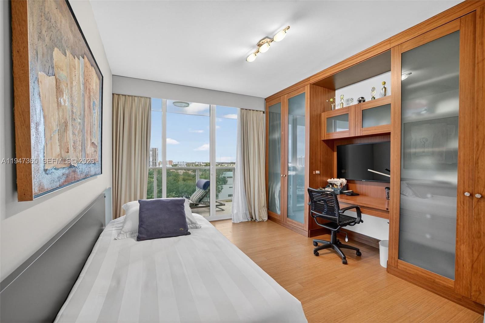 THE PENINSULA CONDO - Residential