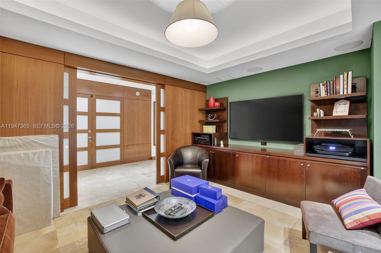 THE PENINSULA CONDO - Residential