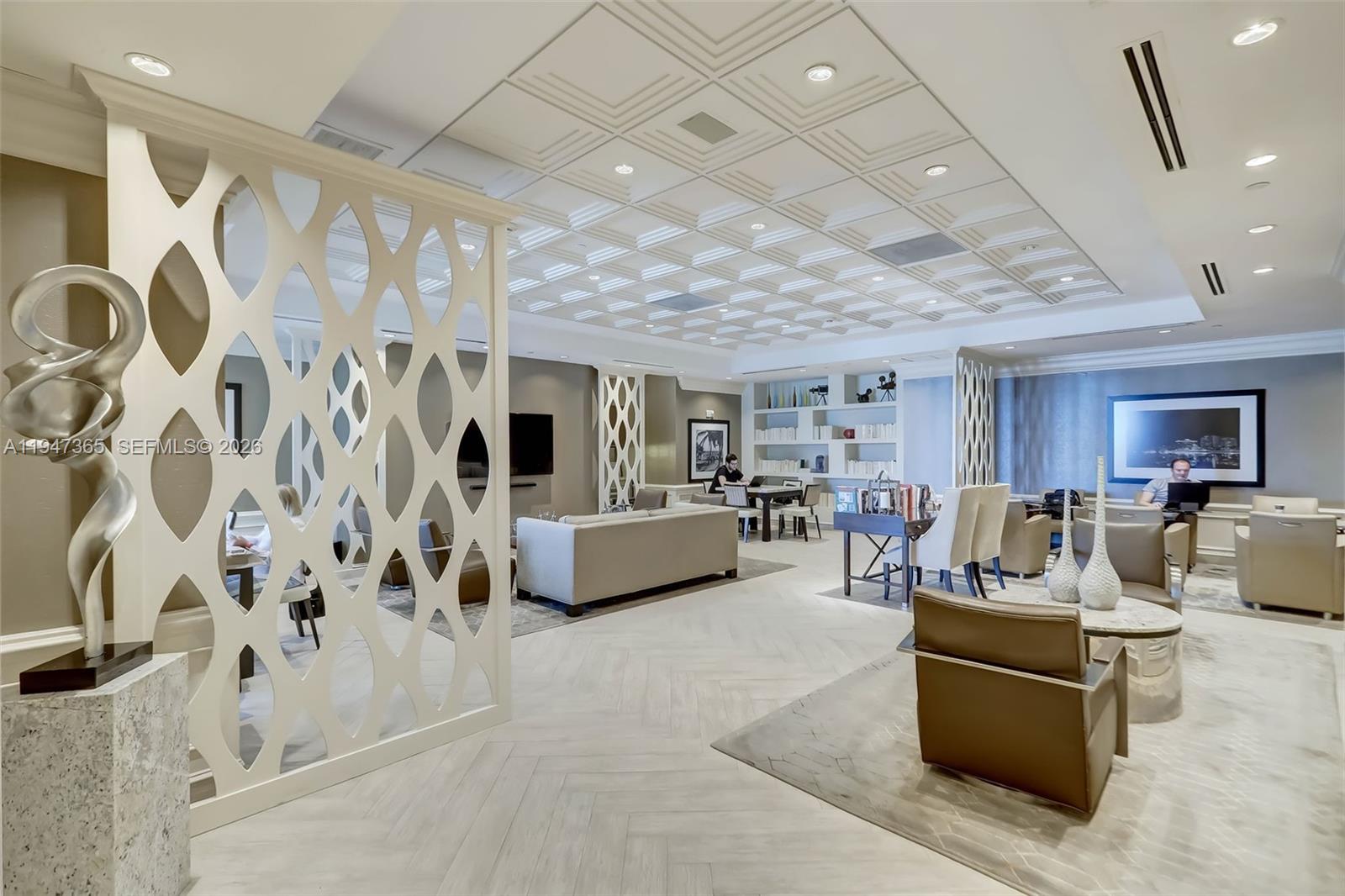 THE PENINSULA CONDO - Residential