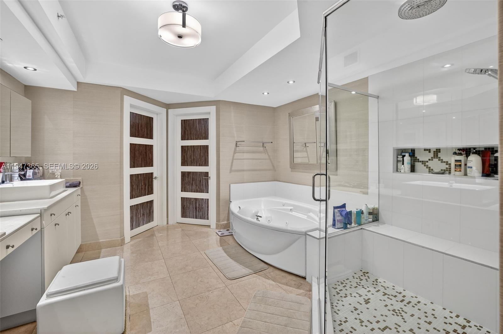 THE PENINSULA CONDO - Residential