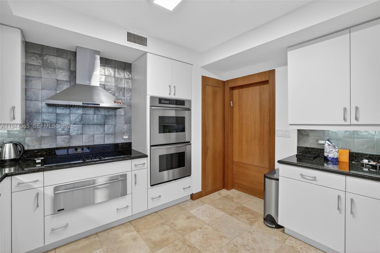 THE PENINSULA CONDO - Residential