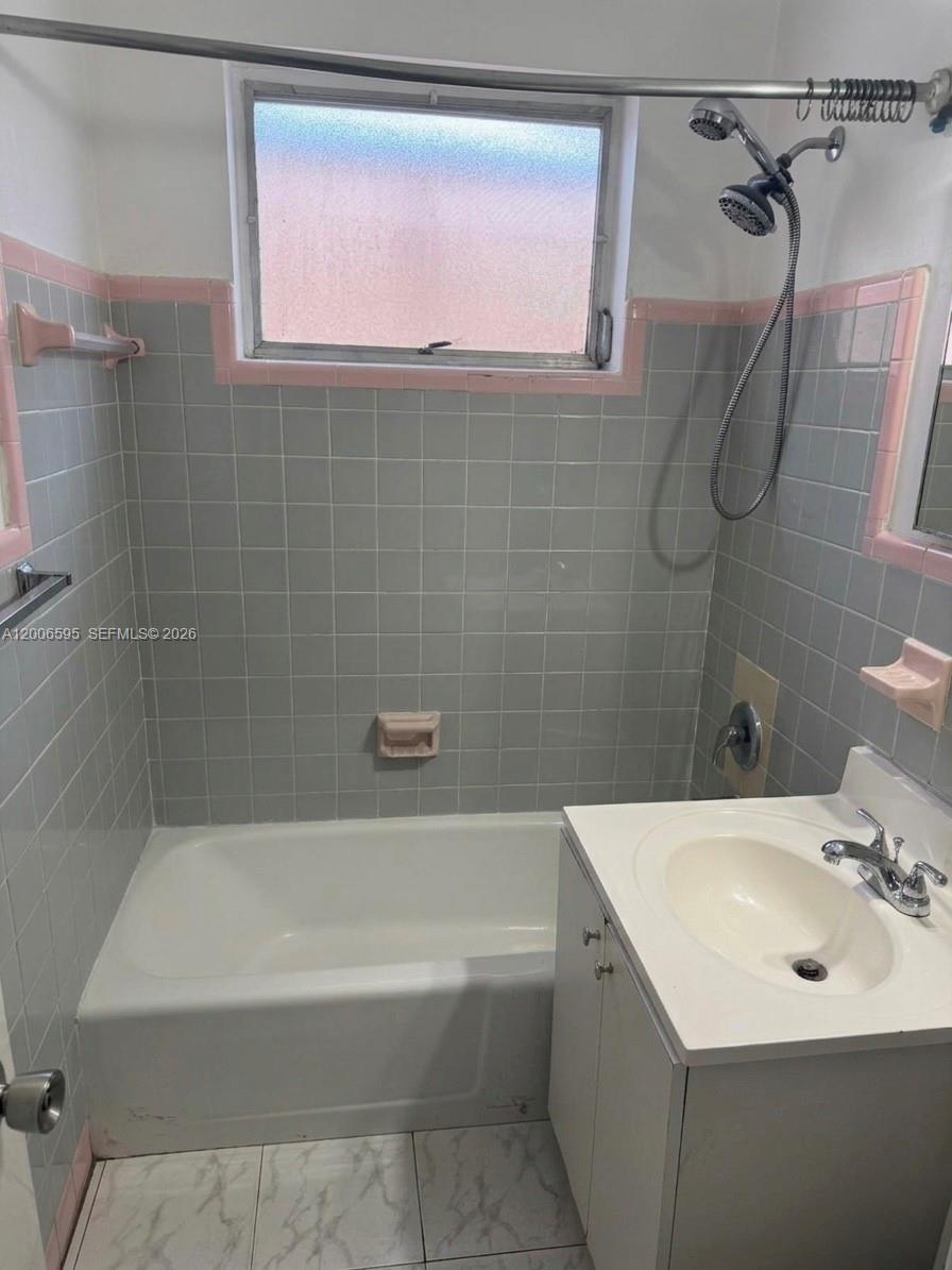 HIALEAH 3RD ADDN - Residential Income