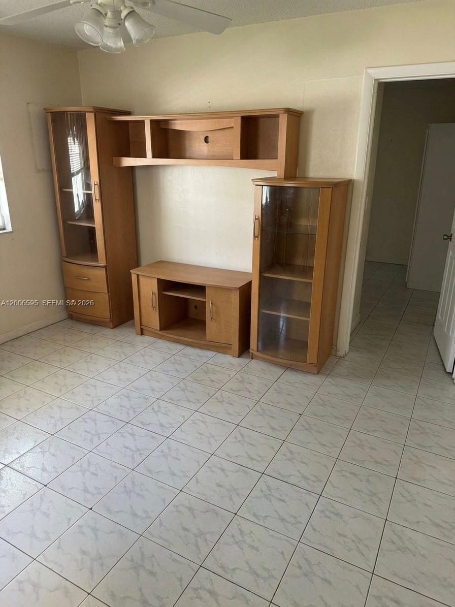 HIALEAH 3RD ADDN - Residential Income