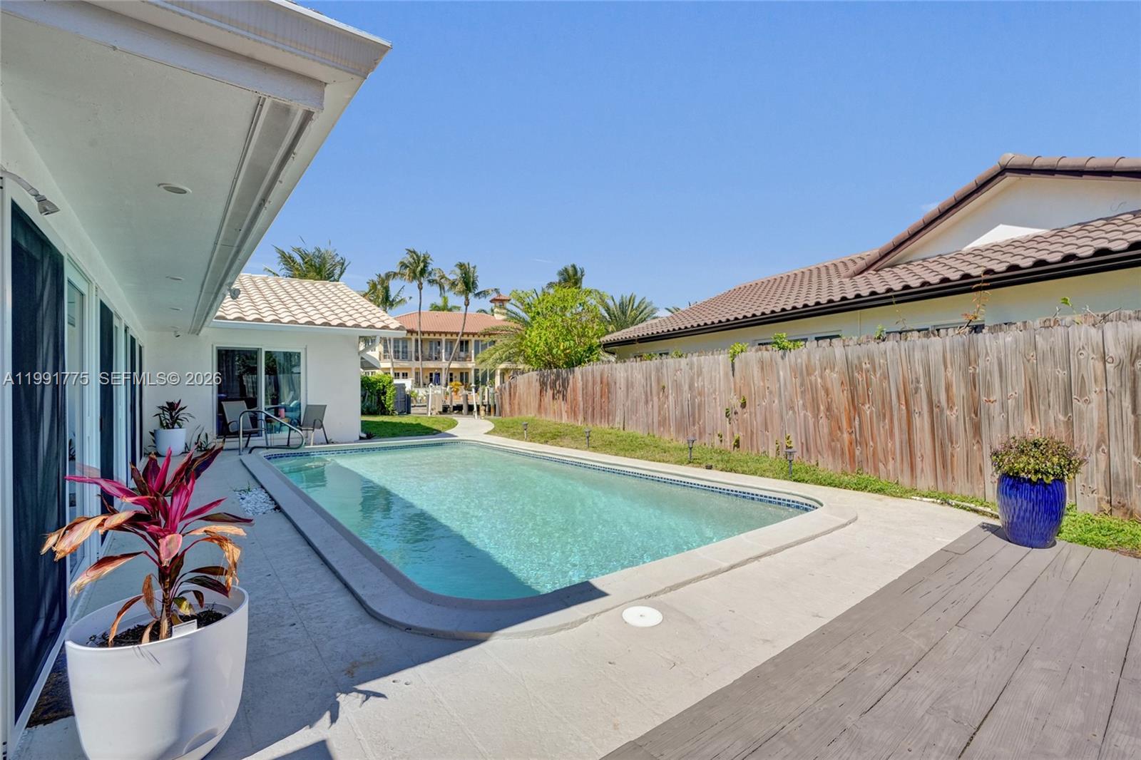 CORAL RIDGE COUNTRY CLUB - Residential