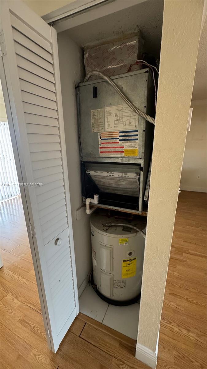 CITY VIEW BY THE GROVE CO - Residential