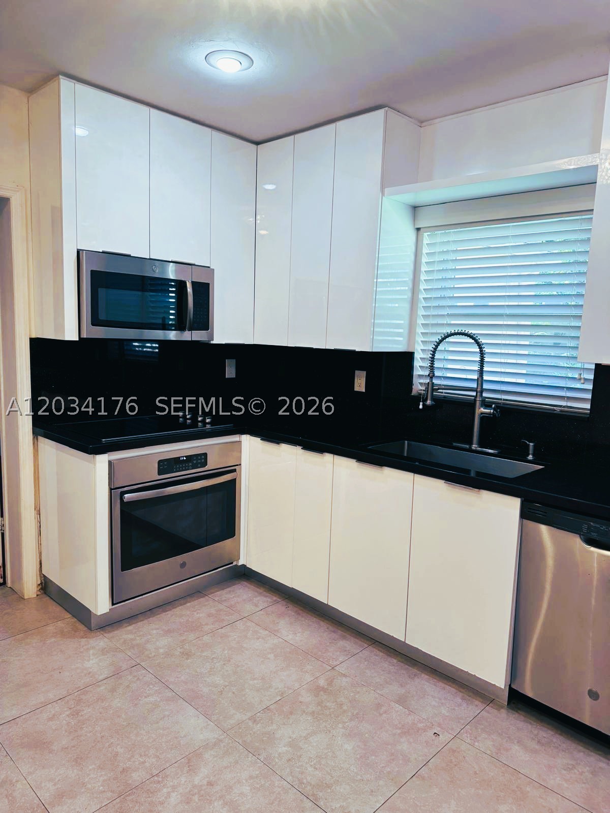 226 FLUVIA AV