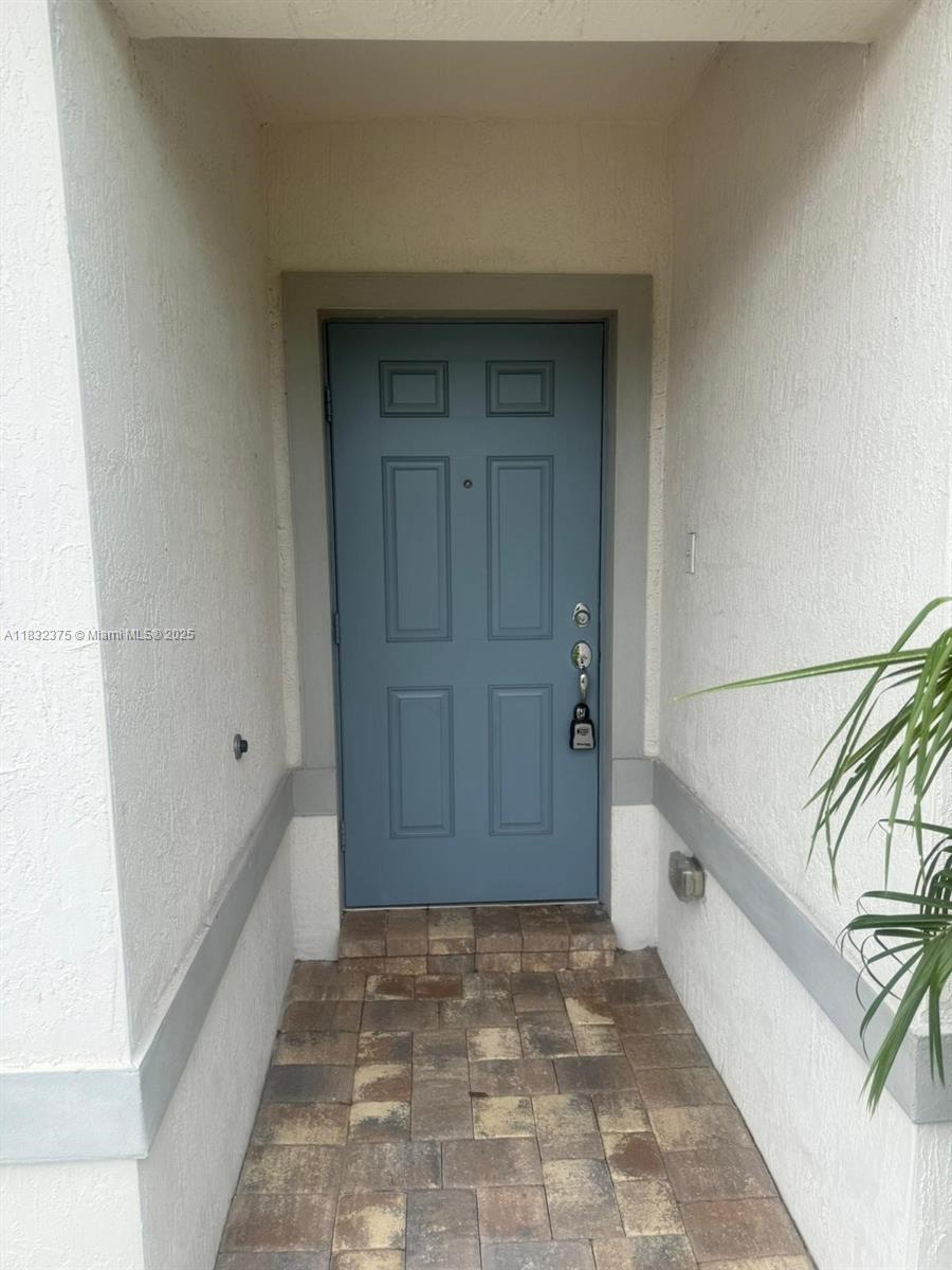 3141 Tamarind Dr