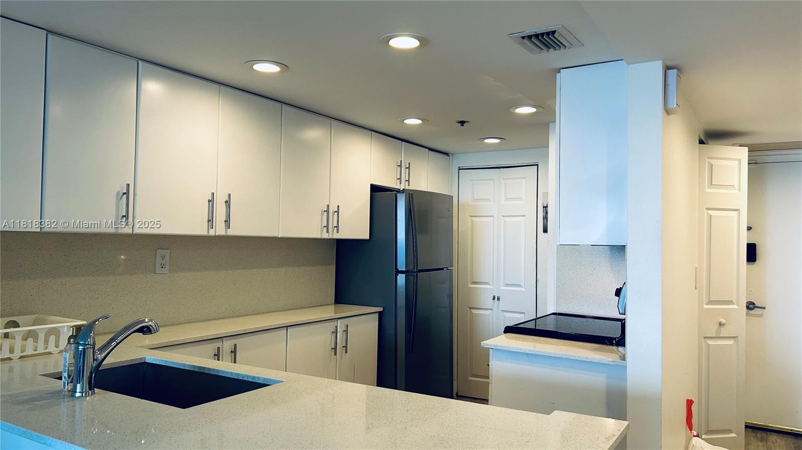 VENETIA CONDO - Residential Lease