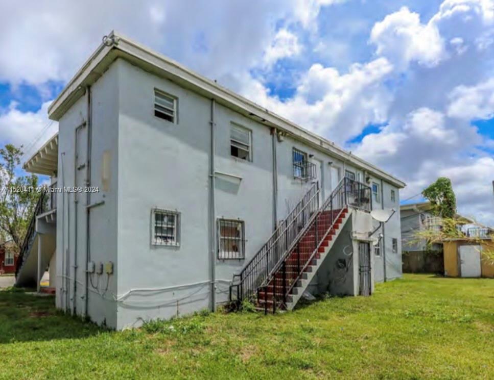 421 NW 12th St