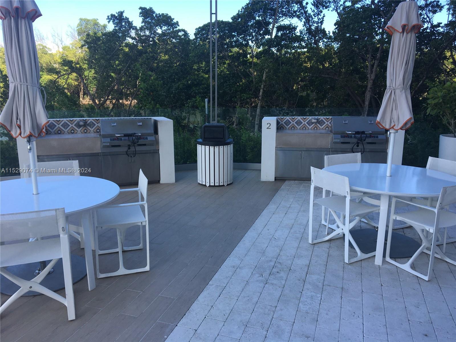 THE HARBOUR SOUTH CONDO - Residential