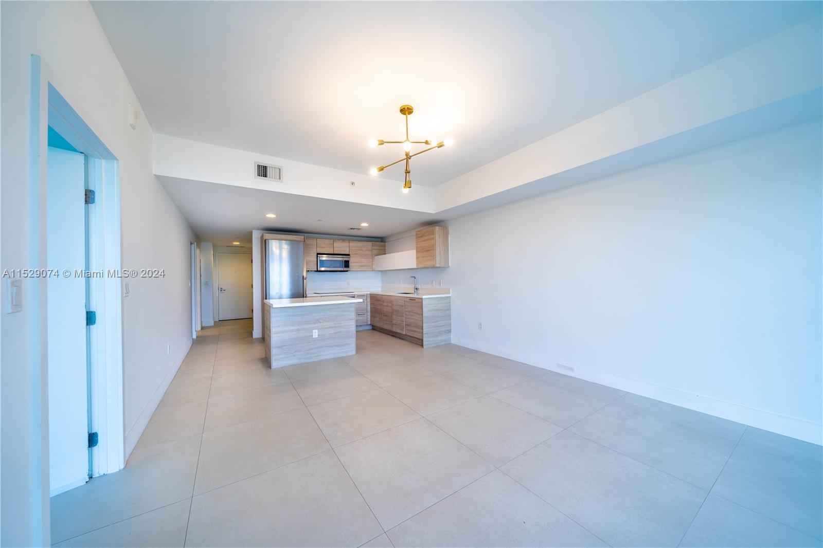 THE HARBOUR SOUTH CONDO - Residential