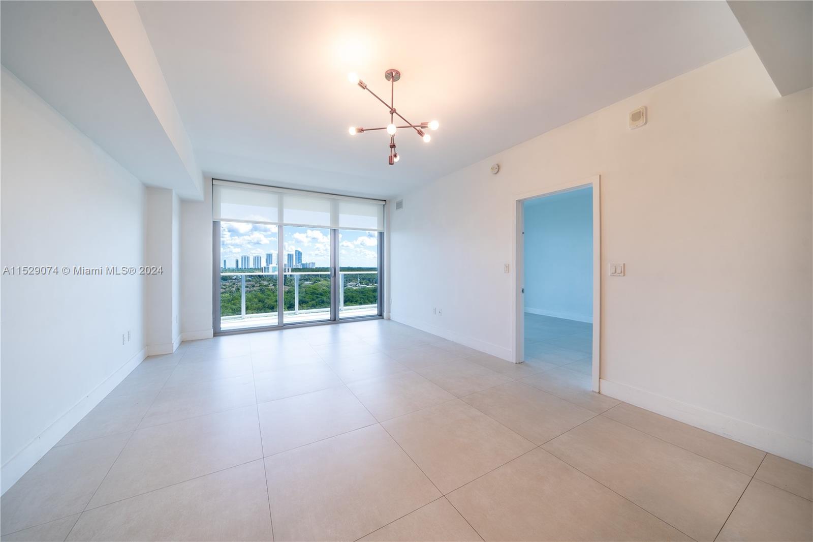 THE HARBOUR SOUTH CONDO - Residential