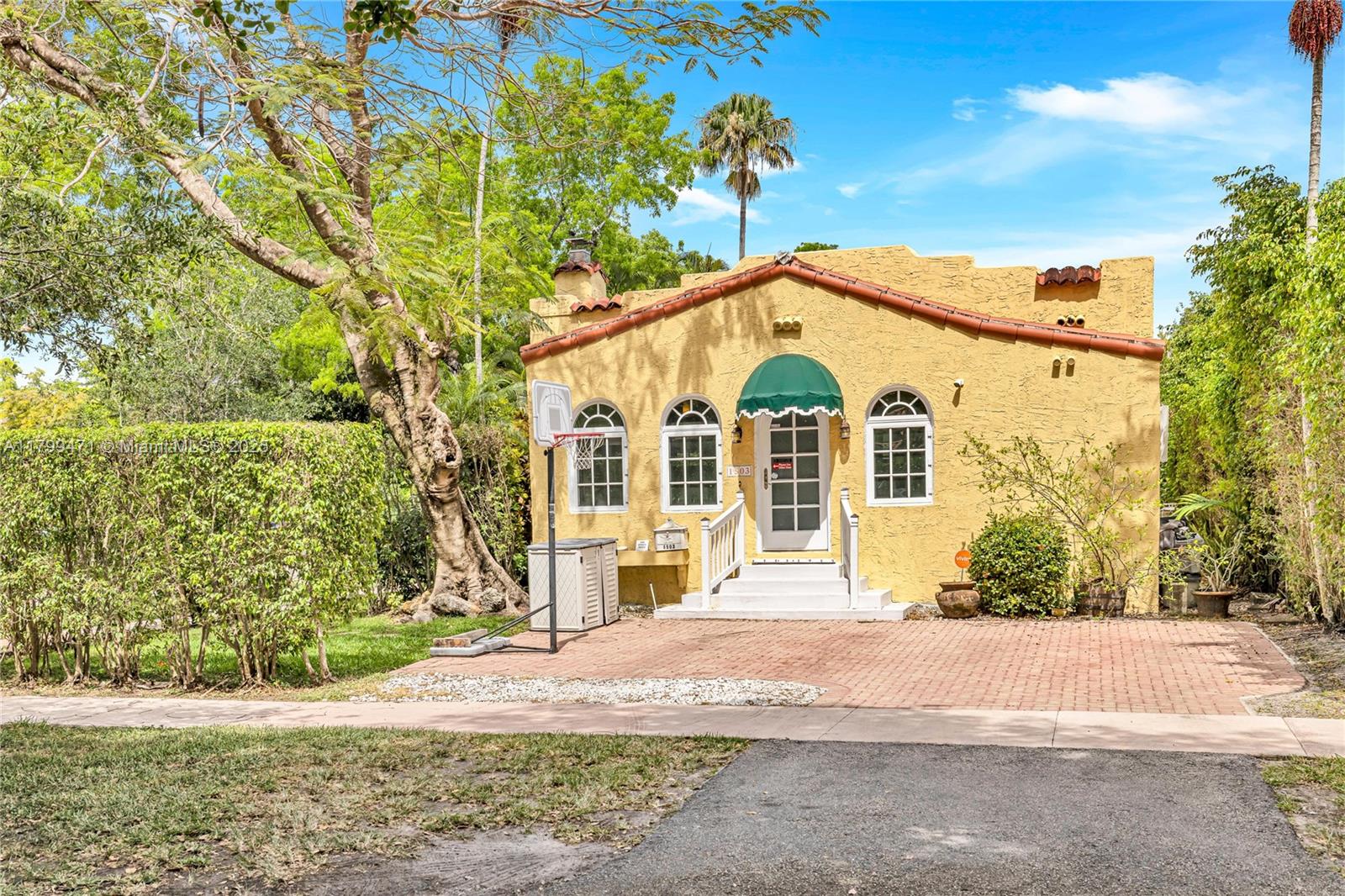 Rental Property at 1503 Genoa St, Coral Gables, Broward County, Florida - Bedrooms: 4 
Bathrooms: 3  - $11,500 MO.