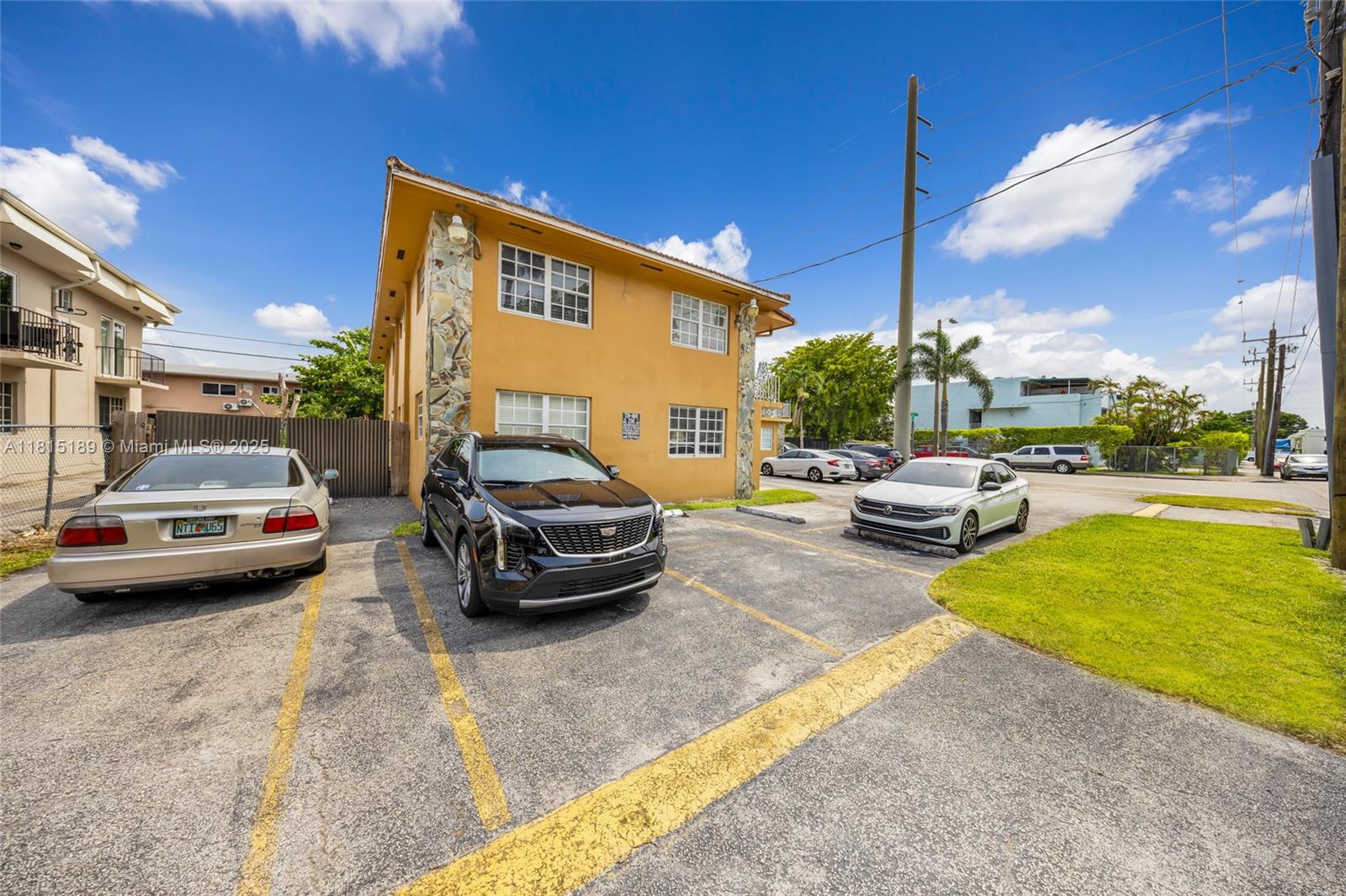 4340 NW 11th St