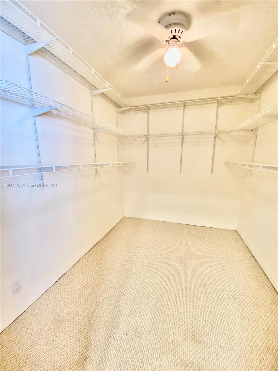 DAMIAN GALLOWAY ESTATES - Residential Lease