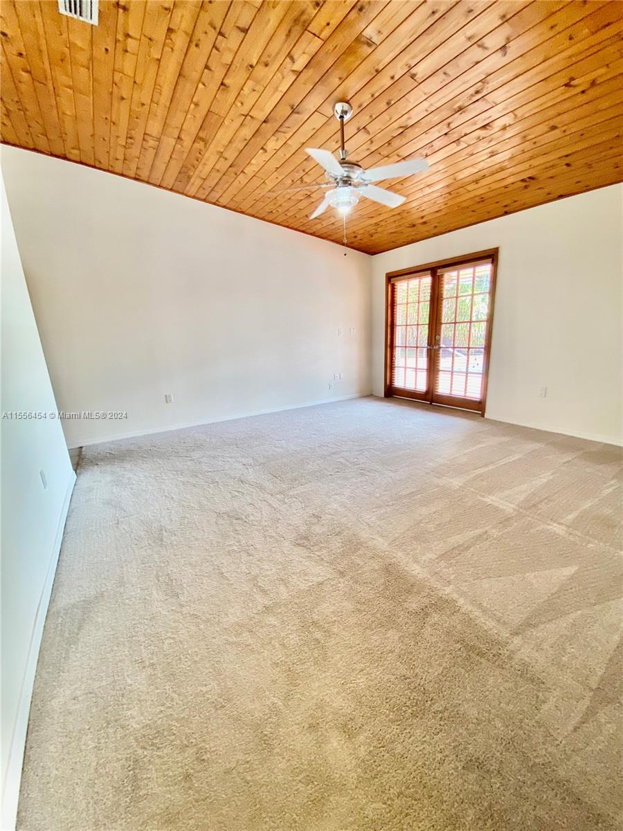 DAMIAN GALLOWAY ESTATES - Residential Lease