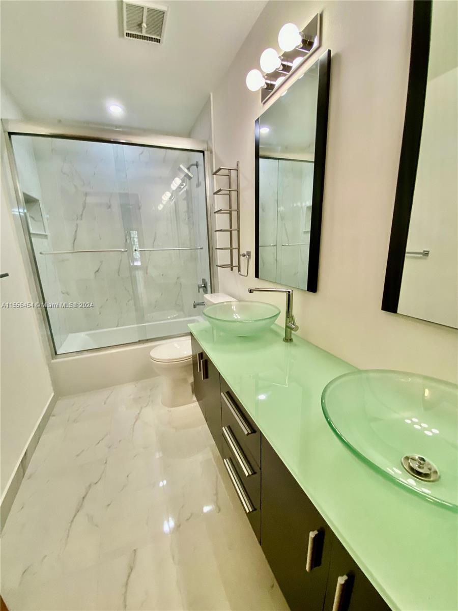 DAMIAN GALLOWAY ESTATES - Residential Lease
