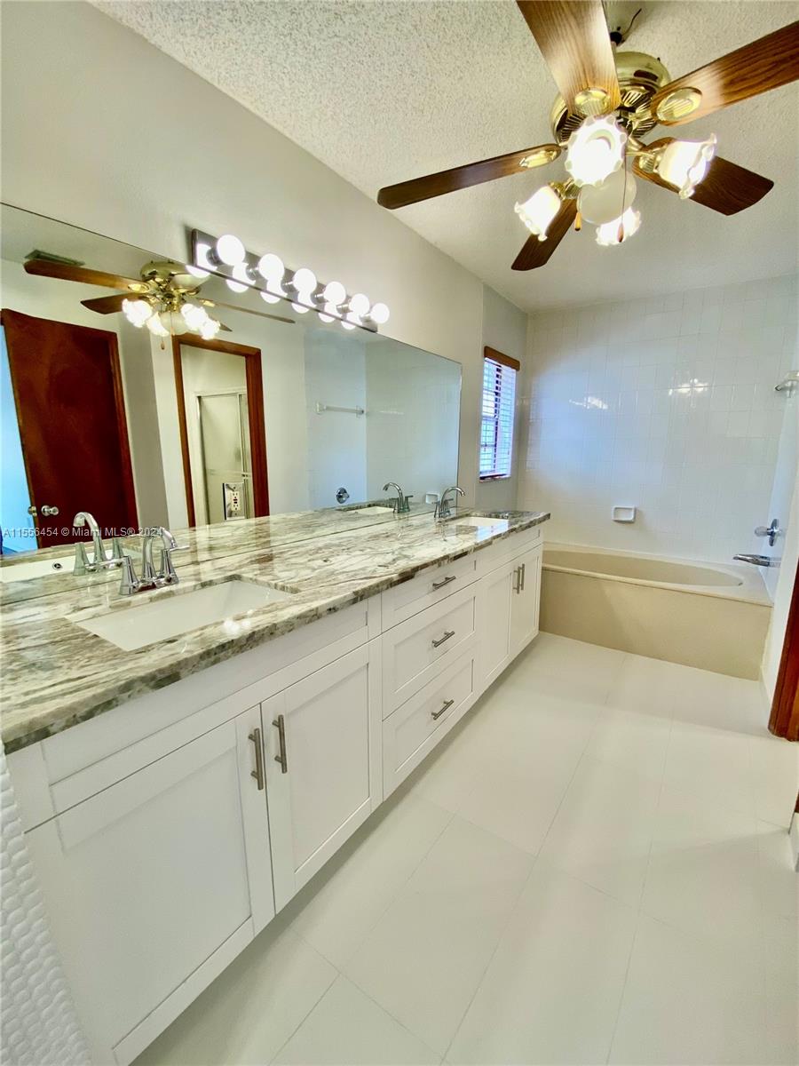DAMIAN GALLOWAY ESTATES - Residential Lease