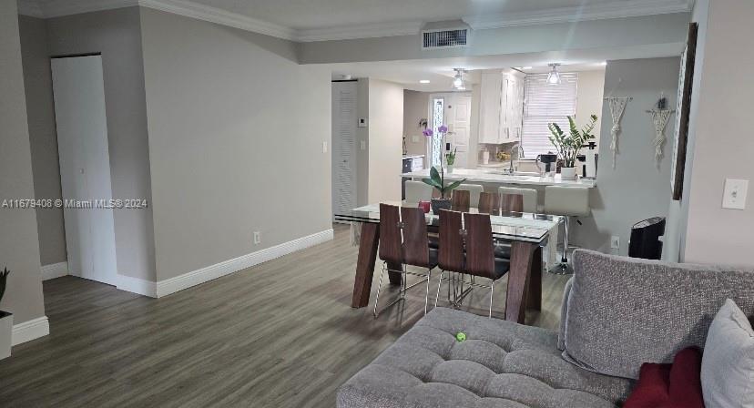 4132 S Carambola Cir S F206