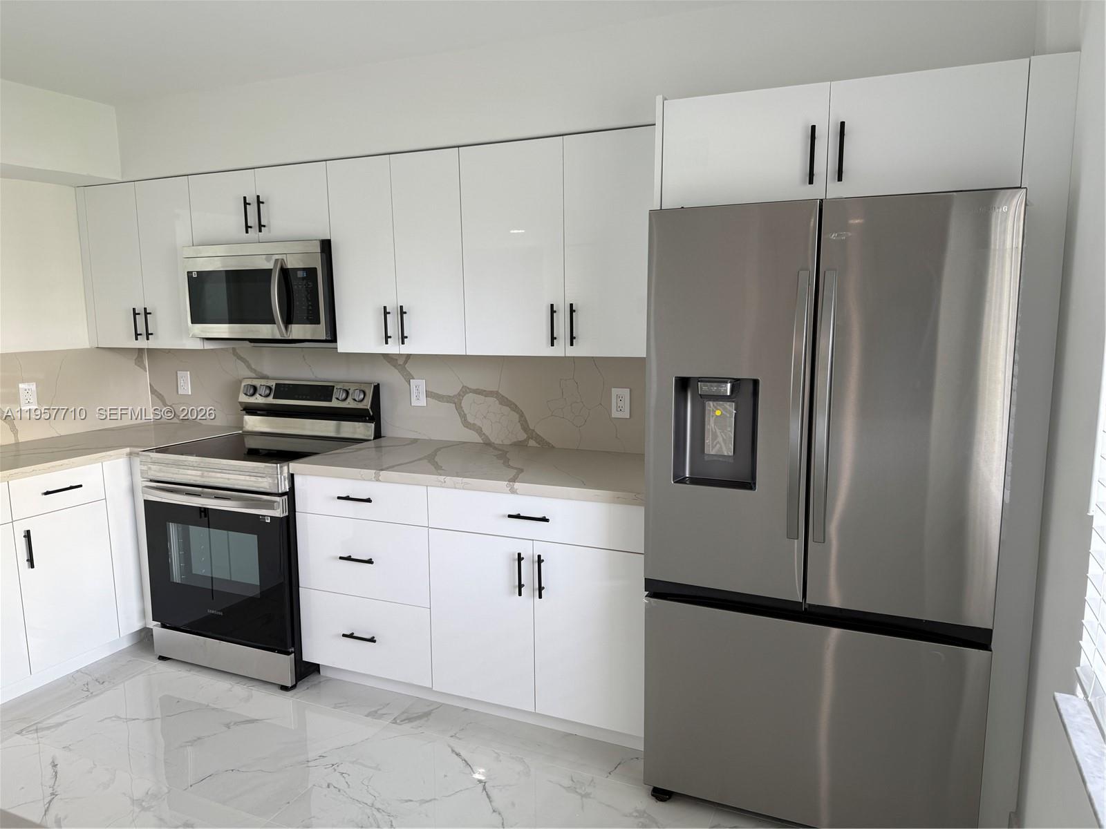 HUNTINGTON LAKES SEC FIVE - Residential