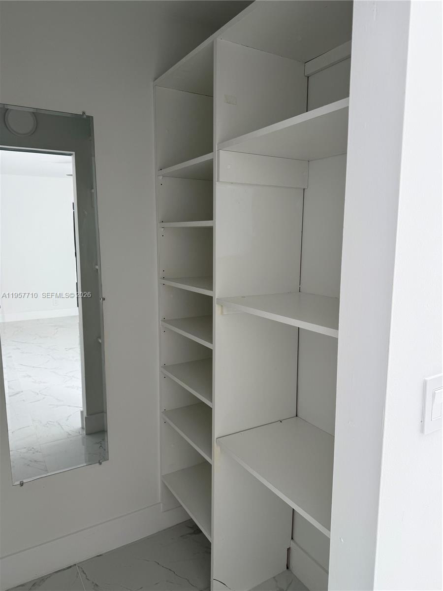 HUNTINGTON LAKES SEC FIVE - Residential