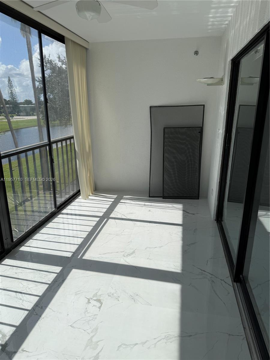 HUNTINGTON LAKES SEC FIVE - Residential