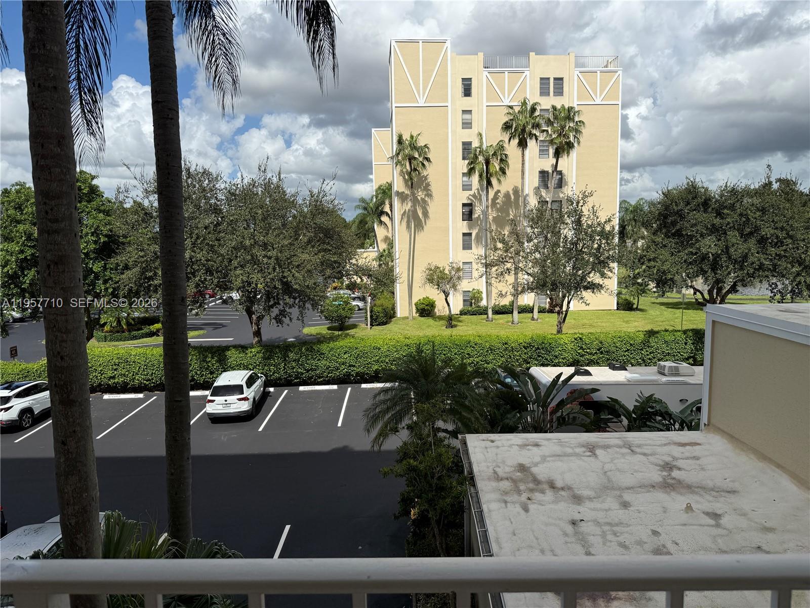 HUNTINGTON LAKES SEC FIVE - Residential