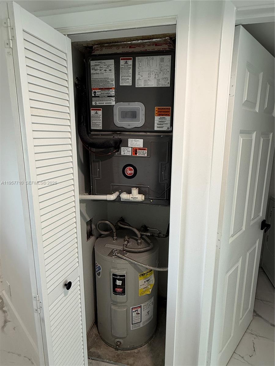 HUNTINGTON LAKES SEC FIVE - Residential