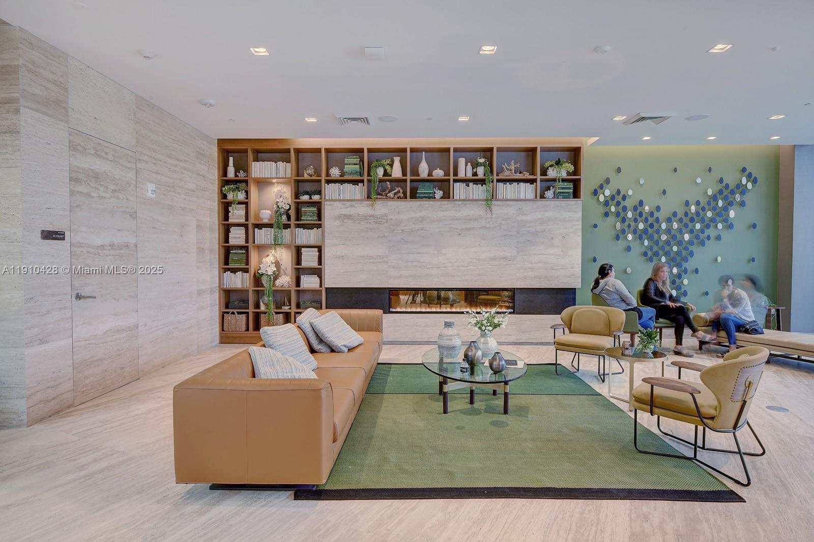 THE HARBOUR SOUTH CONDO - Residential