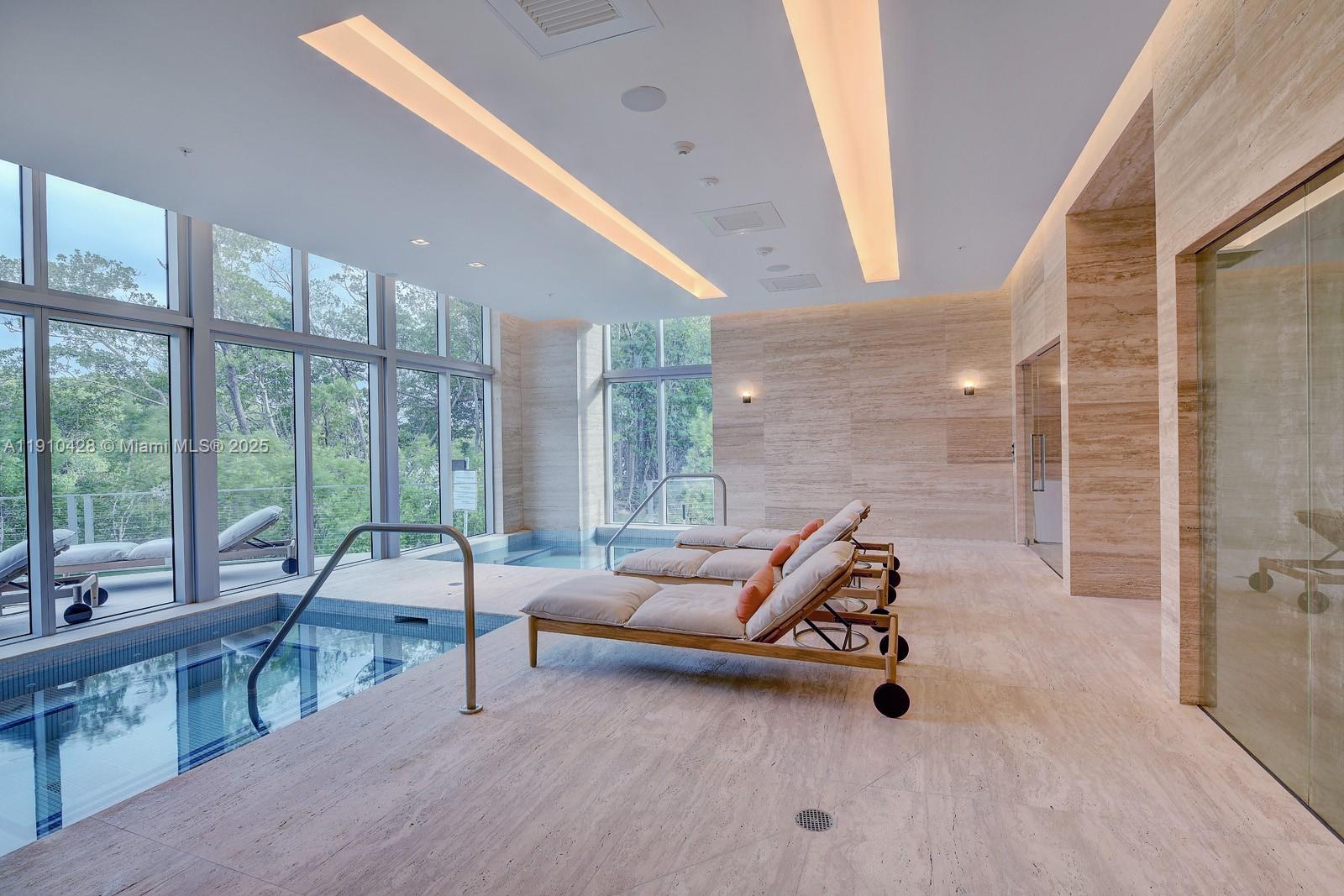 THE HARBOUR SOUTH CONDO - Residential