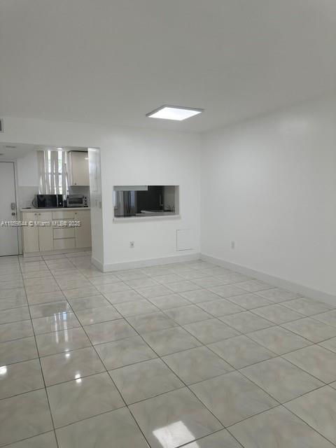 Enjoy stunning oceanfront views from this beautifully updated 1 bed / 1 bath in a desirable 55+ community in Aventura with 24/7 security. Featuring brand-new appliances, a modern bathroom, and a bright open layout, this home is move-in ready. Resort-style amenities include a pool, clubhouse, and social activities. Perfectly located just minutes from Aventura Mall, dining, and shopping.