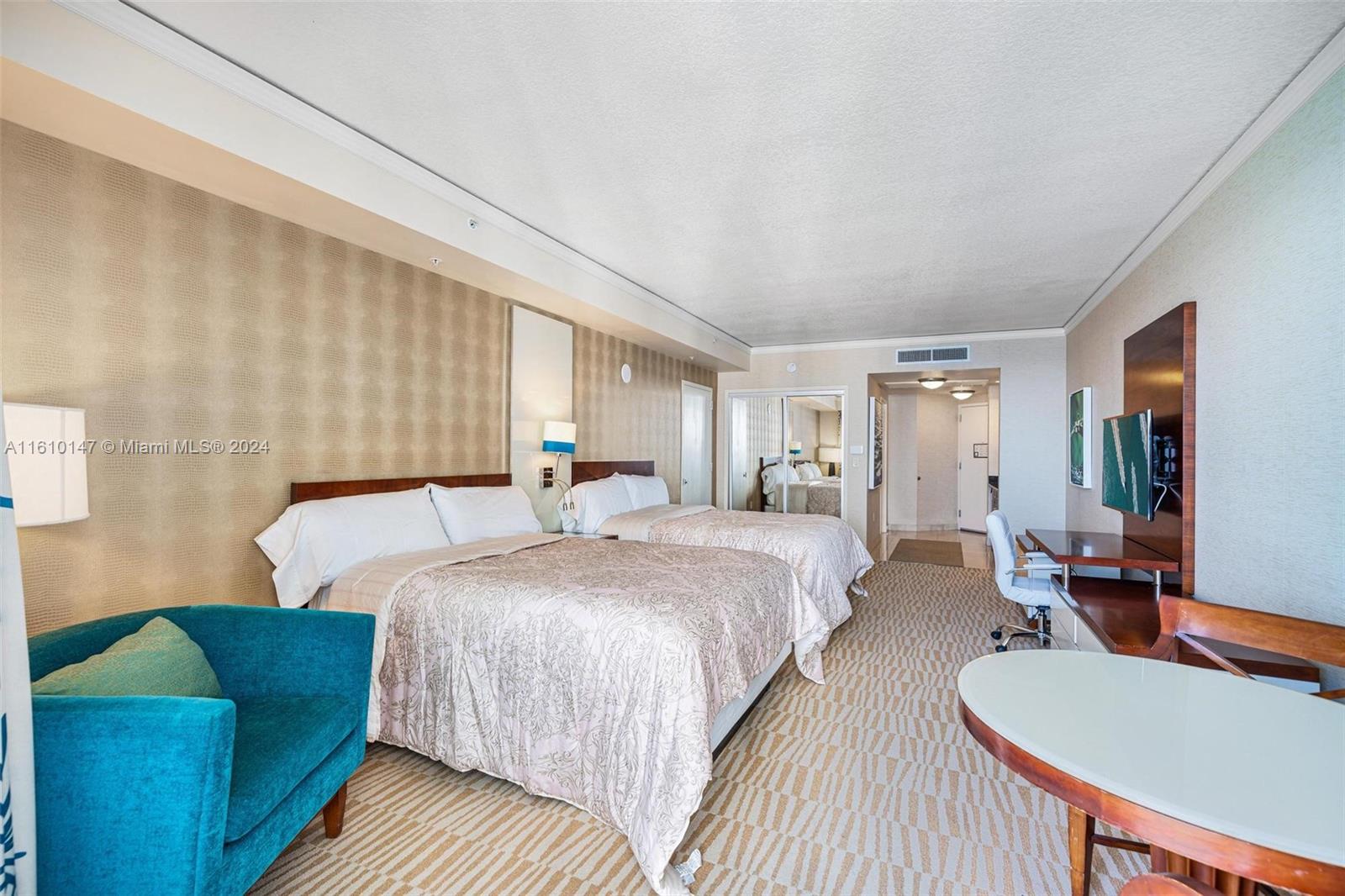 TRUMP INTERNATIONAL SONES - Residential