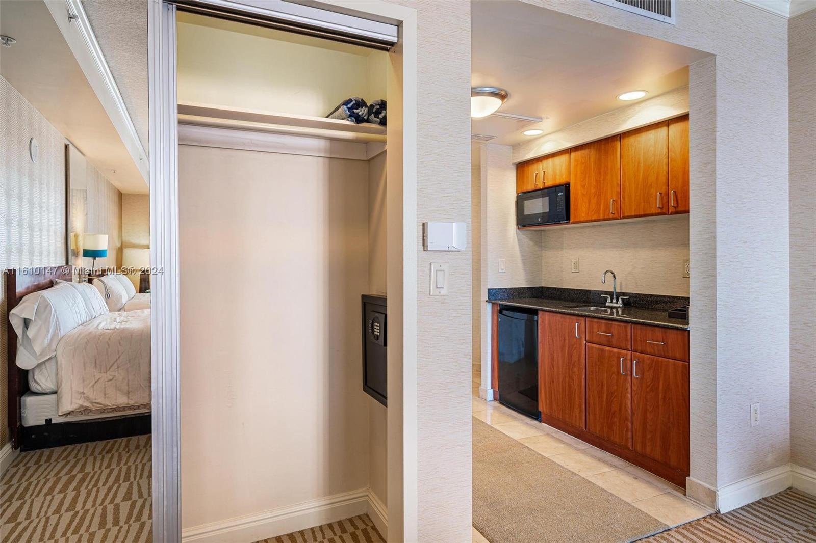 TRUMP INTERNATIONAL SONES - Residential