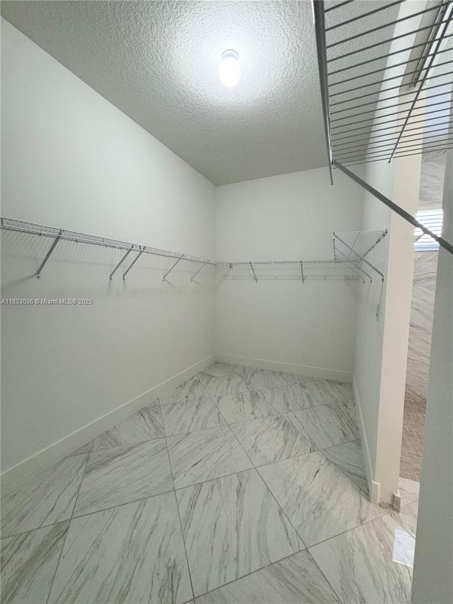 MAPLE RIDGE - Residential