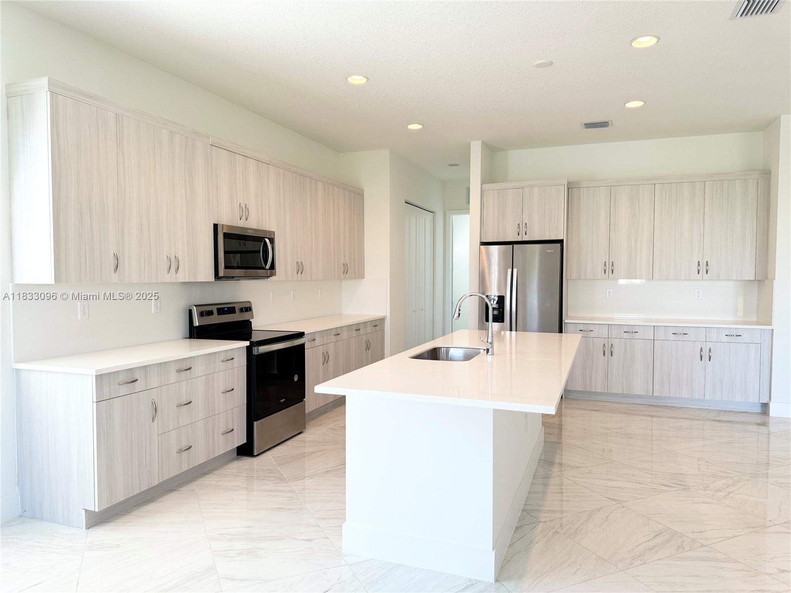 5048 Gambero Way