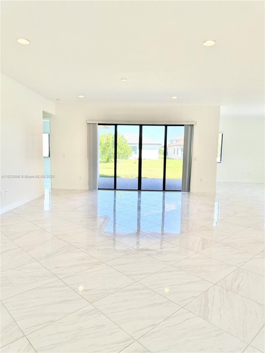 MAPLE RIDGE - Residential