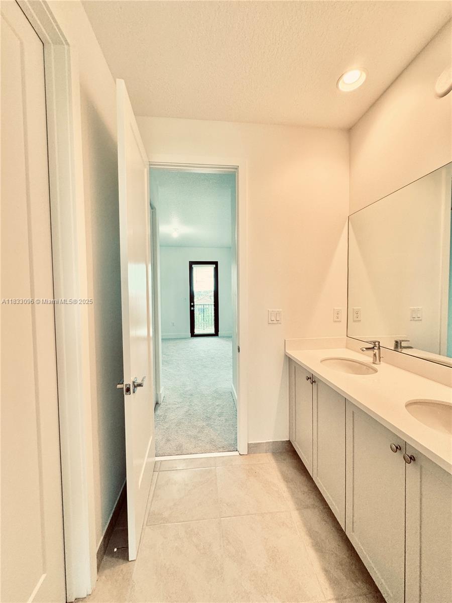 MAPLE RIDGE - Residential