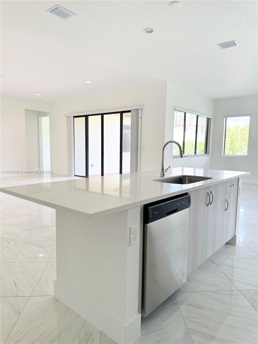 MAPLE RIDGE - Residential